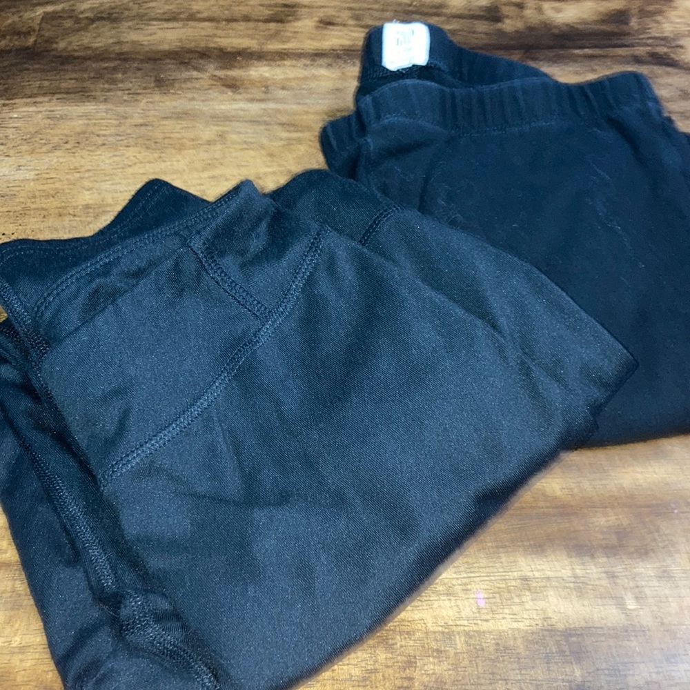 A two pairs of leggings for girls.